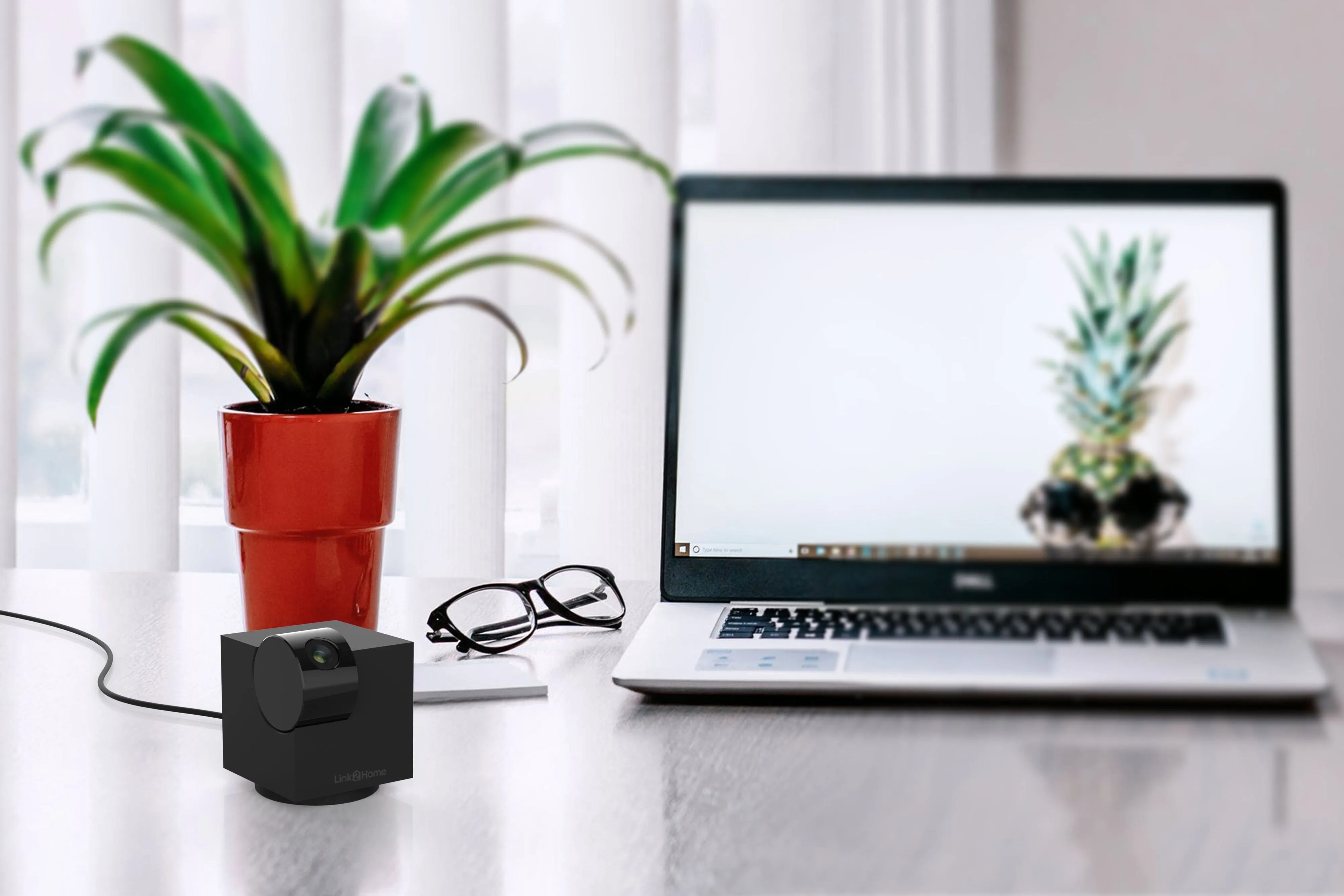 L2H Indoor Camera with Pan & Tilt